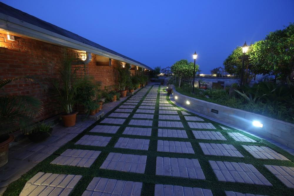 Dhaka Regency Hotel & Resort Limited Exteriör bild