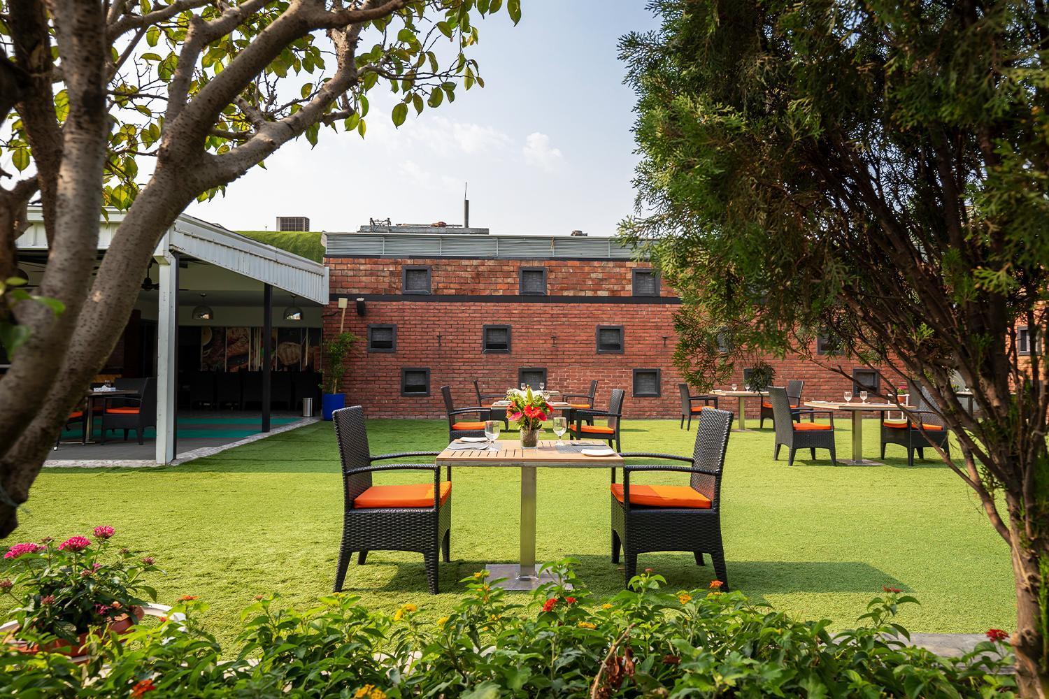 Dhaka Regency Hotel & Resort Limited Exteriör bild
